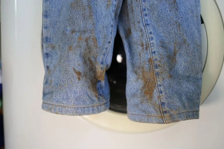 5 Simple Ways to Remove Rust Stains from Clothing and Footwear