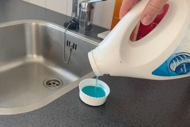 6 Surprising Kitchen Uses for Laundry Detergent