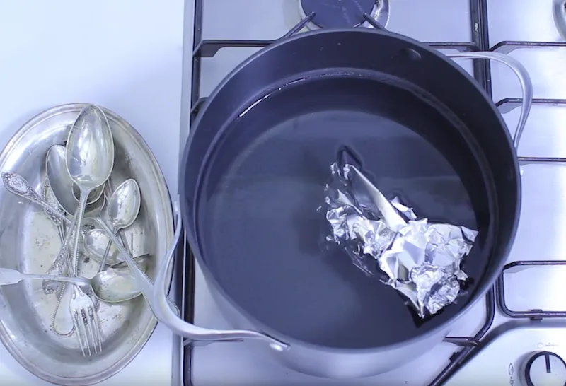 Surprising Trick: Why You Should Drop a Ball of Aluminum Foil into Boiling Water!