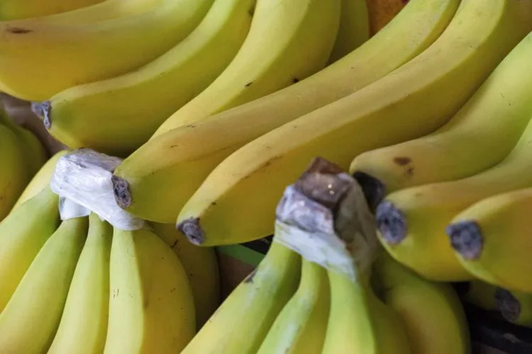 How to Keep Bananas Fresh and Ripen Them Quickly