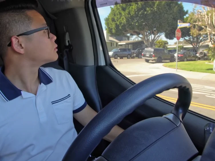 He Gave Up His Apartment to Live in a Car – The Interior Will Shock You