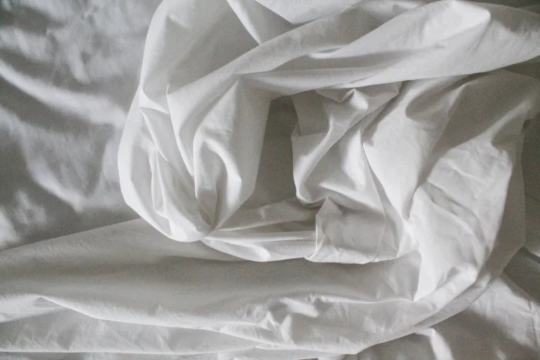 Effortlessly Change Your Bedsheets in Minutes
