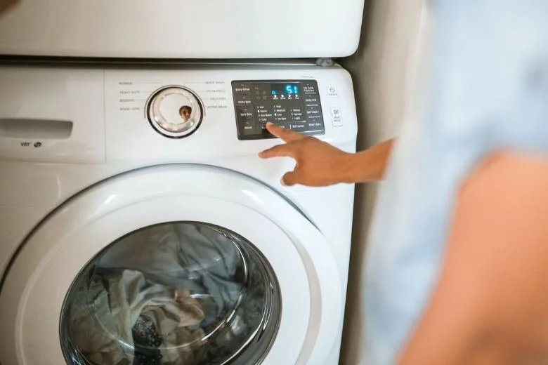 Does Your Freshly Washed Laundry Still Smell Musty? This Simple Hack Will Fix It
