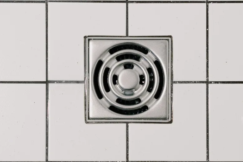 Discover: How to Effectively Clean Your Shower Drain