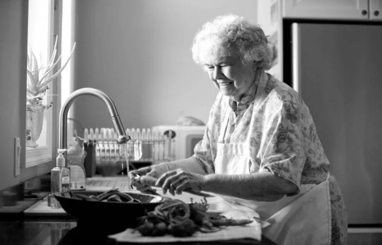 10 Timeless Cleaning Tips from Grandma That Still Work Wonders Today