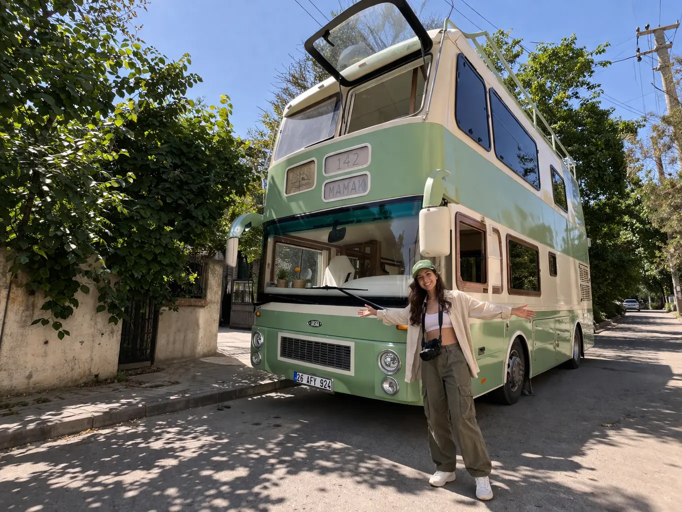 She Transformed an Old Double-Decker Bus Into a Cozy Home — And the Interior Is Absolutely Stunning