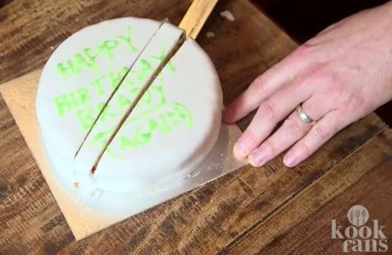 The Surprising Science Behind Cutting Cake: You’ve Been Doing It Wrong