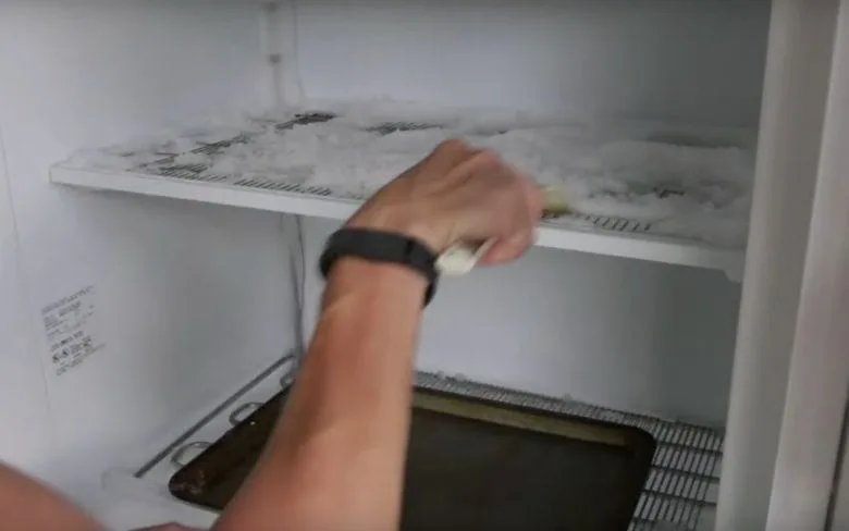 Defrosting Your Freezer Easily with This Simple Trick