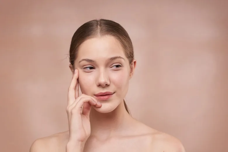 8 Daily Habits of Dermatologists for Radiant Skin