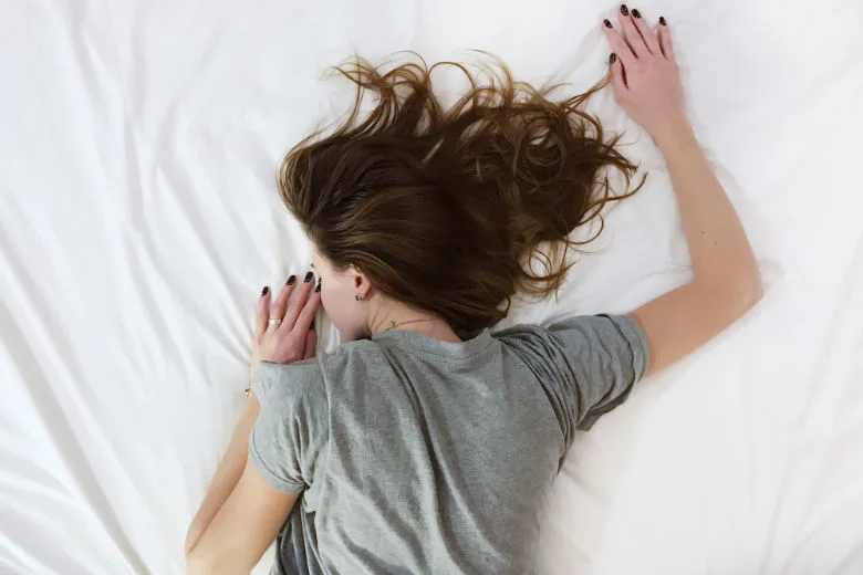Sleep Instantly with This Simple Herbal Drink
