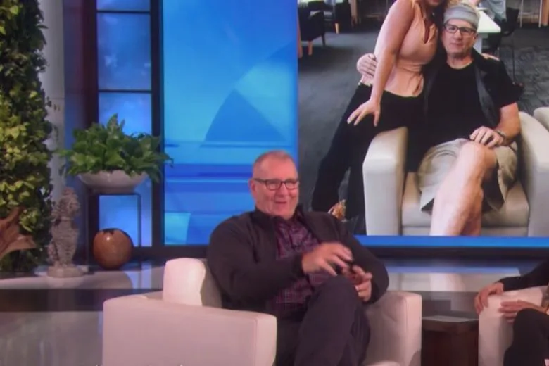 Ed O'Neill Didn't Recognize the Fan He Posed With in This Viral Photo