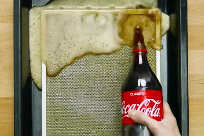 Why You Should Clean Your Extractor Hood Filter with Coca-Cola