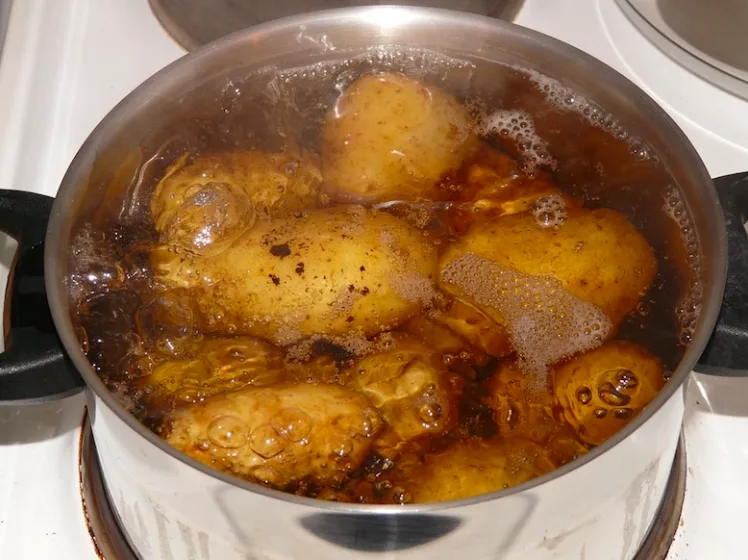 Elevate Your Boiled Potatoes: Add This Secret Ingredient to the Water!