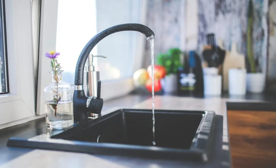 Heatwave Survival: 5 Simple Ways to Conserve Drinking Water