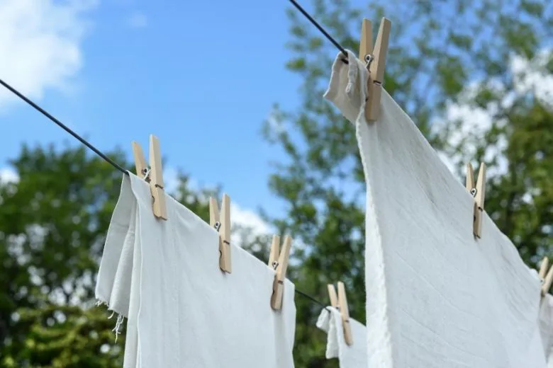 How to Easily Eliminate Musty Smells from Clothing