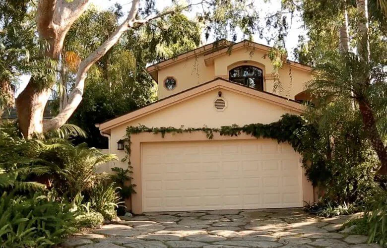 This home's interior is an unexpected paradise, but it's not for the owner