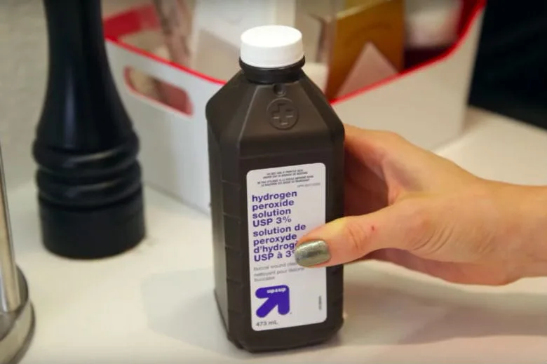 10 reasons to keep a bottle of hydrogen peroxide in your home