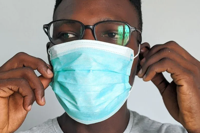 5 Tips to Prevent Your Glasses from Fogging Up When Wearing a Mask