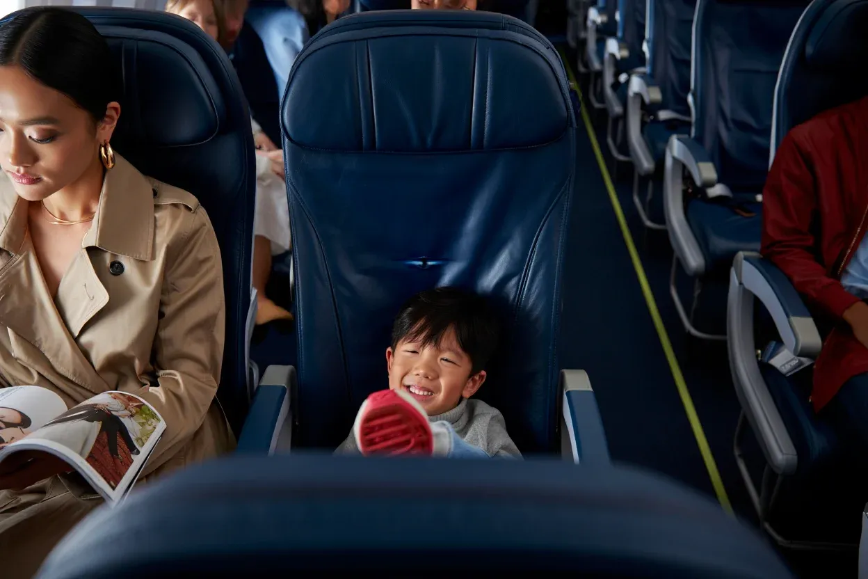 The Boy Kicking My Seat Wouldn’t Stop – So I Gave His Mother a Cold Lesson
