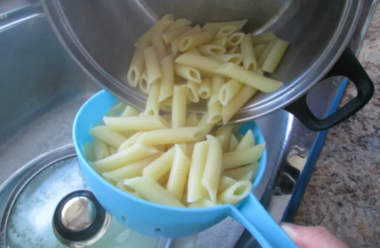 Mind-Blowing Colander Hack: You've Been Using It Wrong This Whole Time!