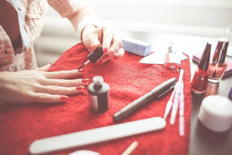 Simple Trick to Prevent Nail Polish from Peeling Off Quickly