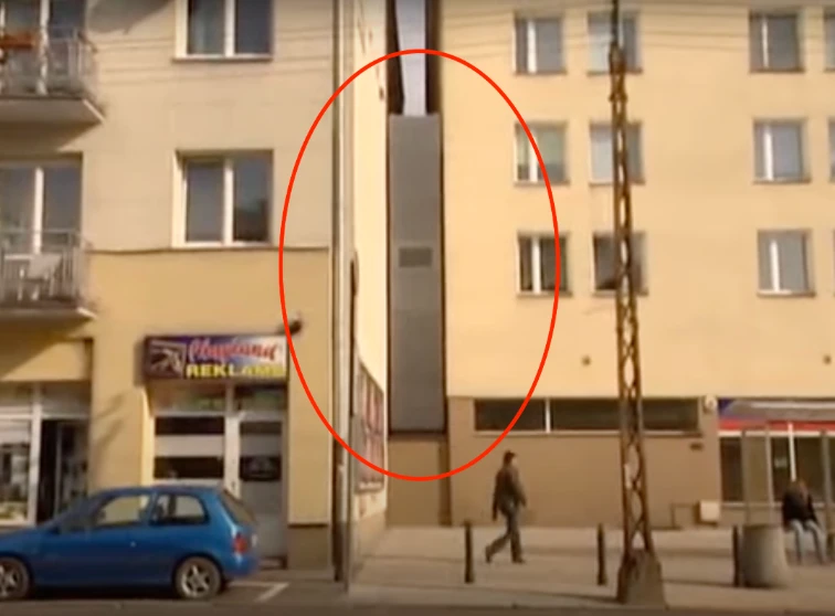 World’s Narrowest House Is Only 4 Feet Wide – See the Breathtaking Interior