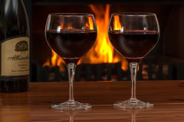 Drinking Two Glasses of Red Wine Before Bed May Boost Weight Loss