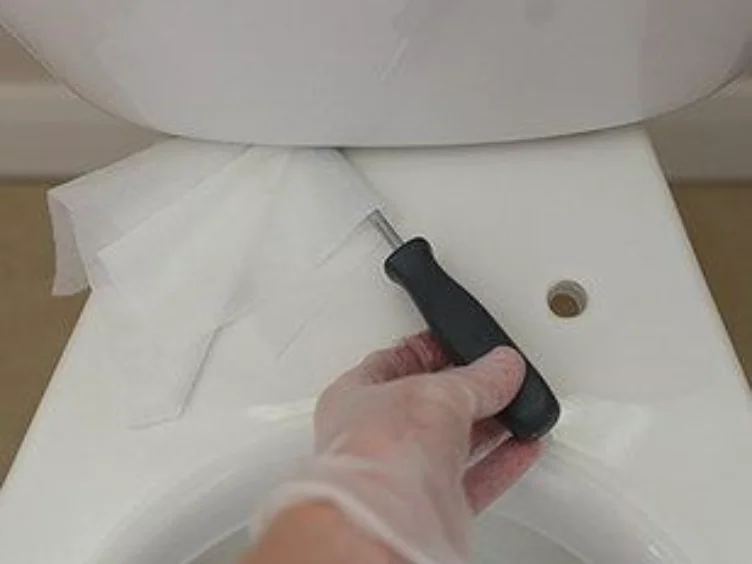 Why You Should Place a Screwdriver Beneath Your Toilet Seat