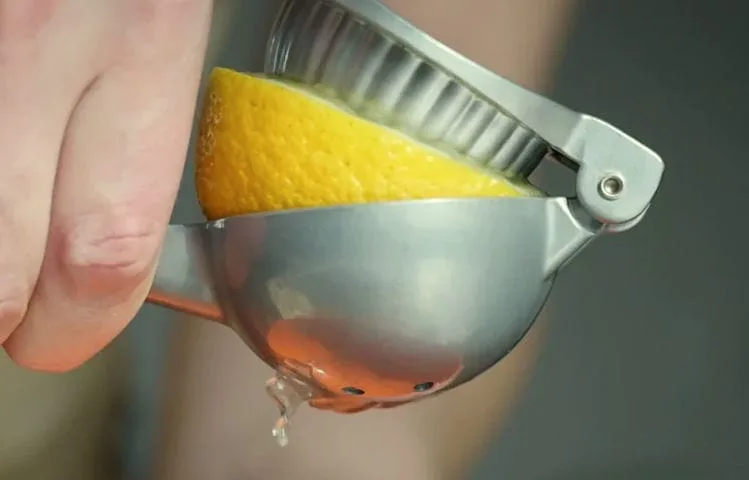 The Mistake You’re Making When Squeezing Lemons (And How to Fix It)
