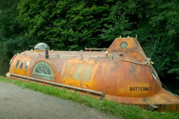 Unable to Afford Rent, 22-Year-Old Woman Moves Into an Old Submarine