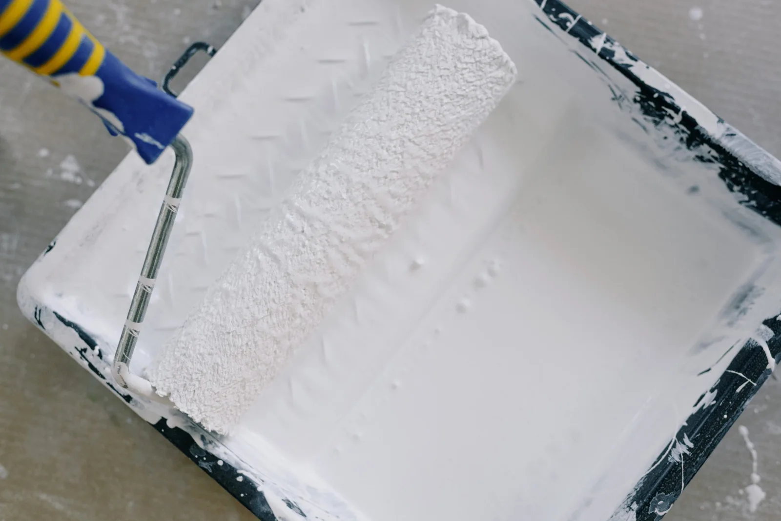 aluminum foil in paint can
