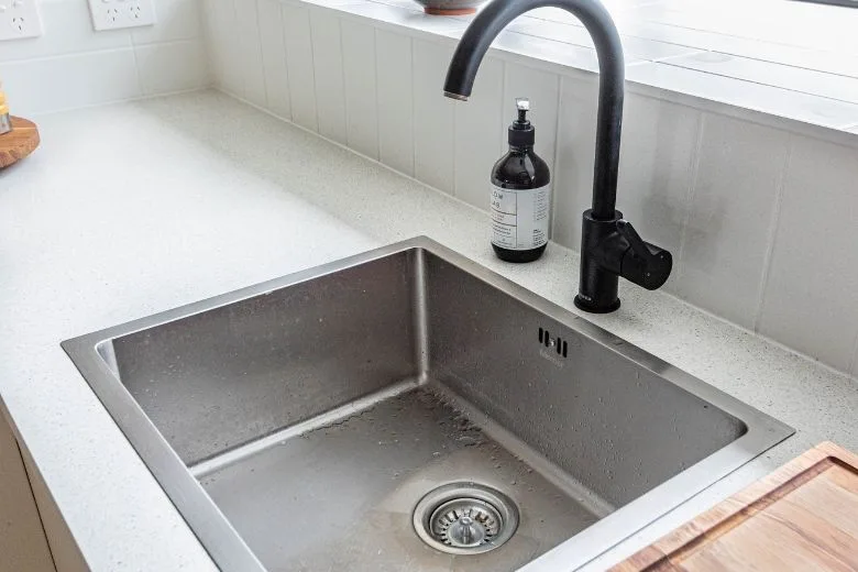 TikTok trick: the right way to deep-clean your sink