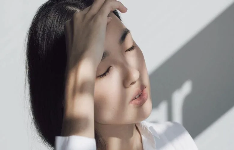 Physiotherapist reveals a 10-second trick to eliminate your headache