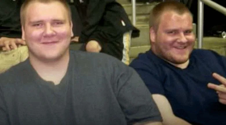 Twin brothers shed a combined 155 kg and look incredible