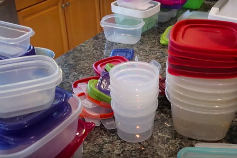 Doctors Warn Parents About Eating Food from Plastic Containers