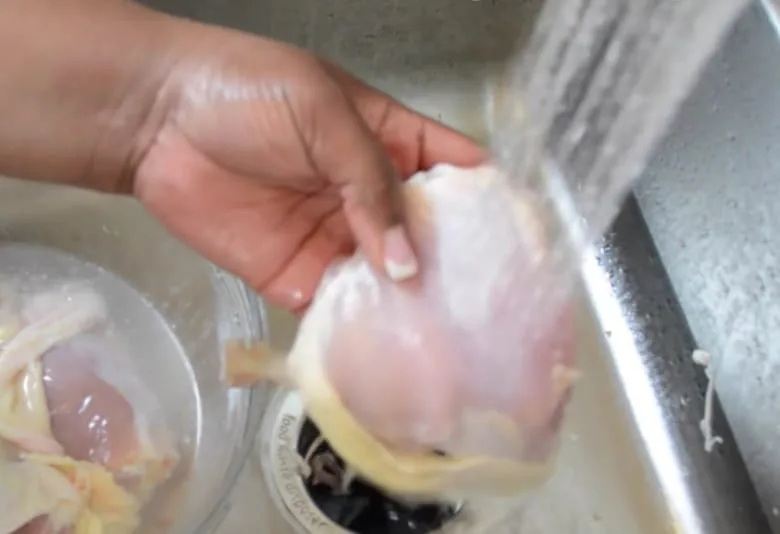 Should You Rinse Raw Chicken Before Cooking? Here's the Truth!