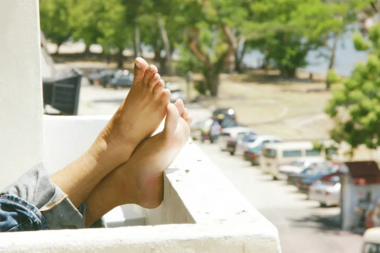 Yellow Feet? Here's What It Could Indicate